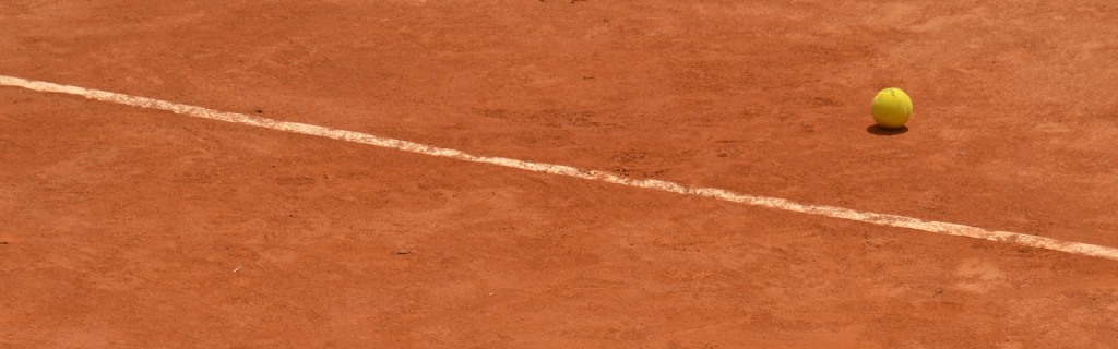 tennis clay courts are best for beginners