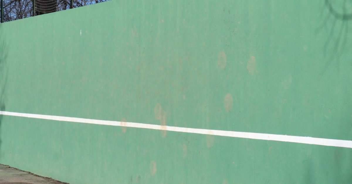 Tennis-Alone